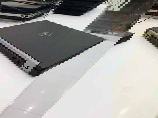 Dell latitude E 5570 Image 3 Preview