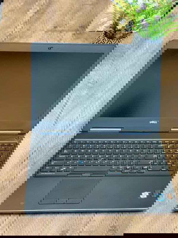 Dell precision 7520 Image 1 Preview
