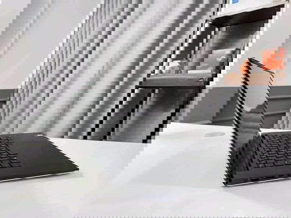 Dell xps 15 9550 Image 5 Preview